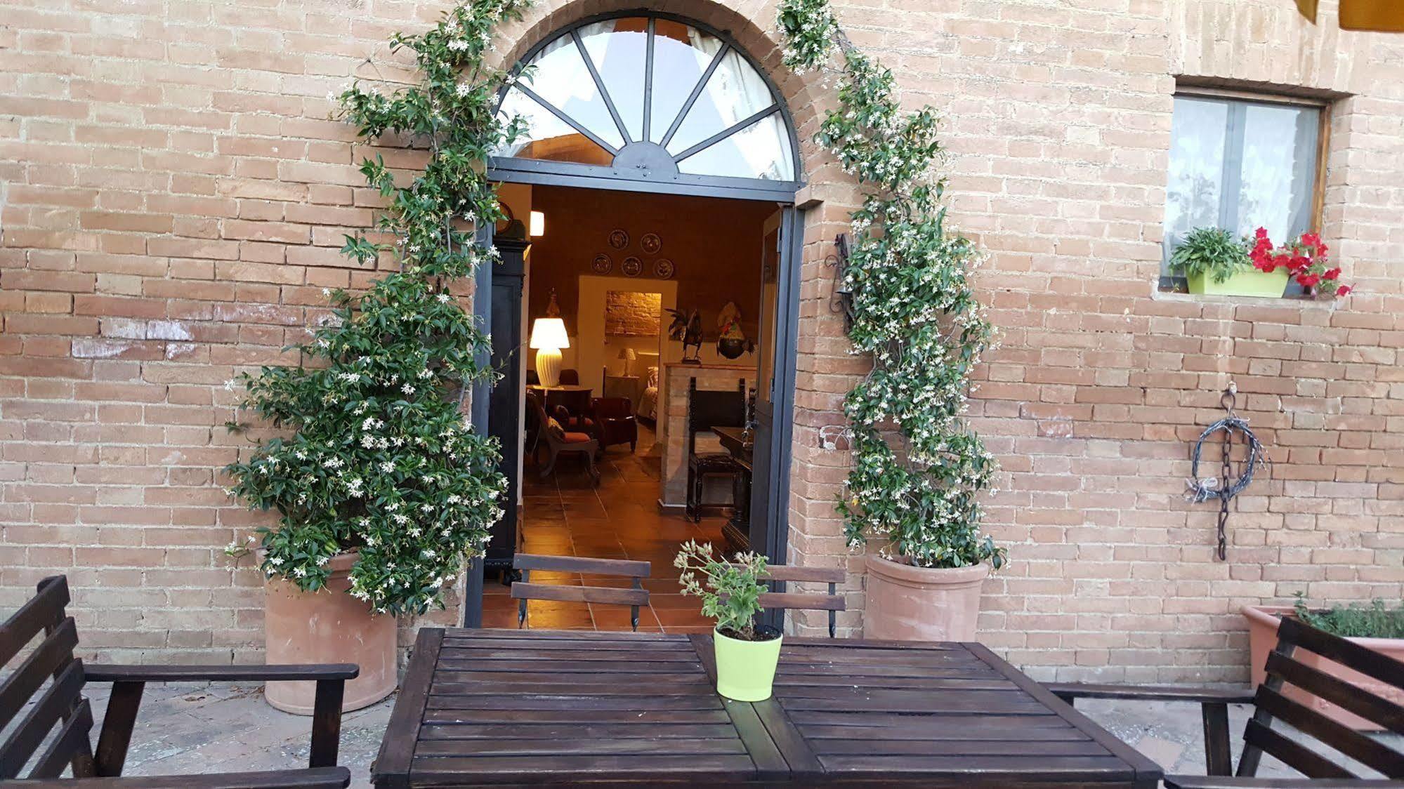 Casa Vacanze Fornace Buonconvento Bagian luar foto